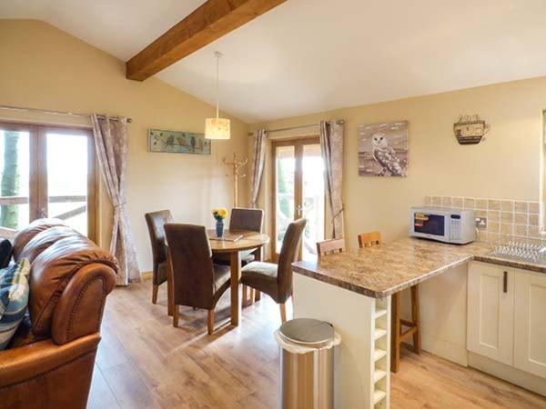 Valley View Lodge Trelystan エクステリア 写真