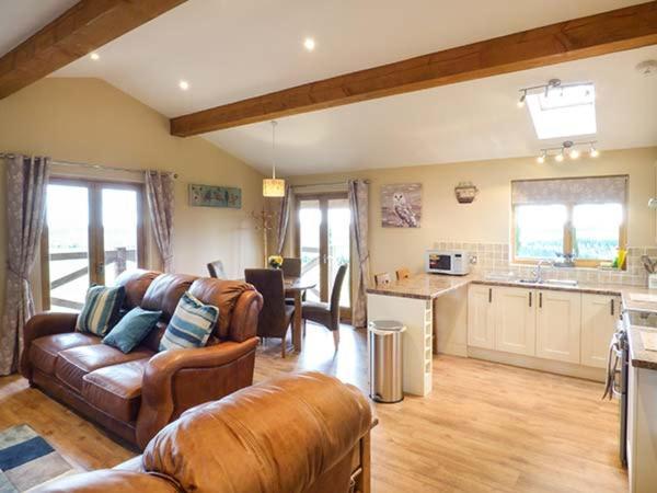 Valley View Lodge Trelystan エクステリア 写真